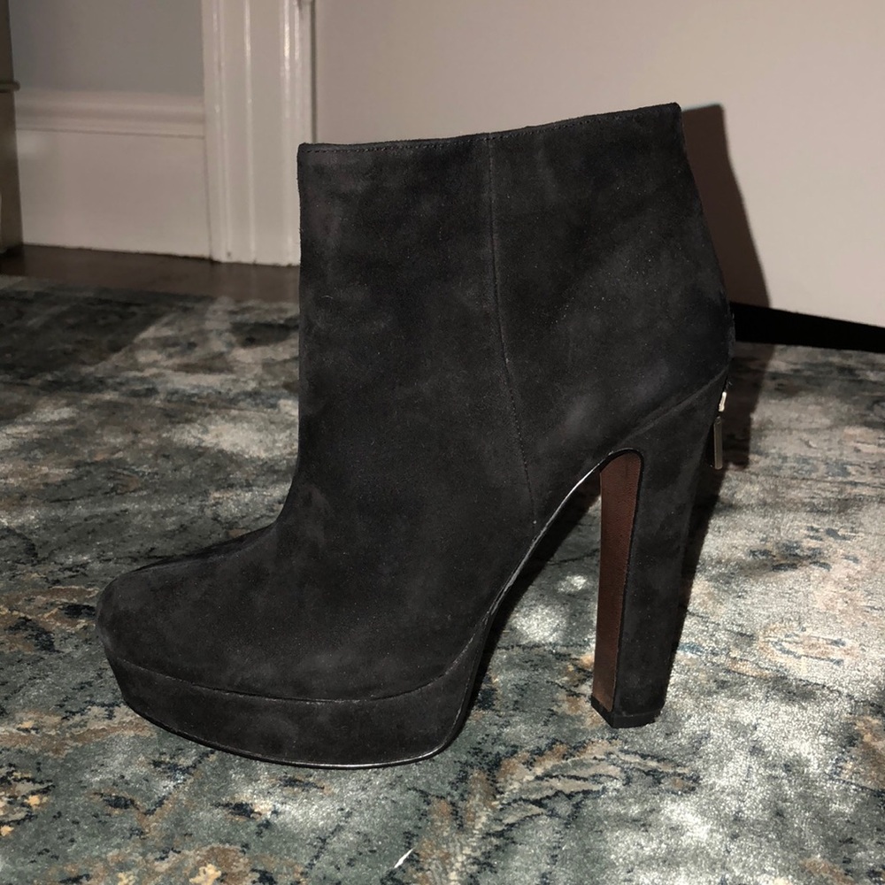 BCBG boots